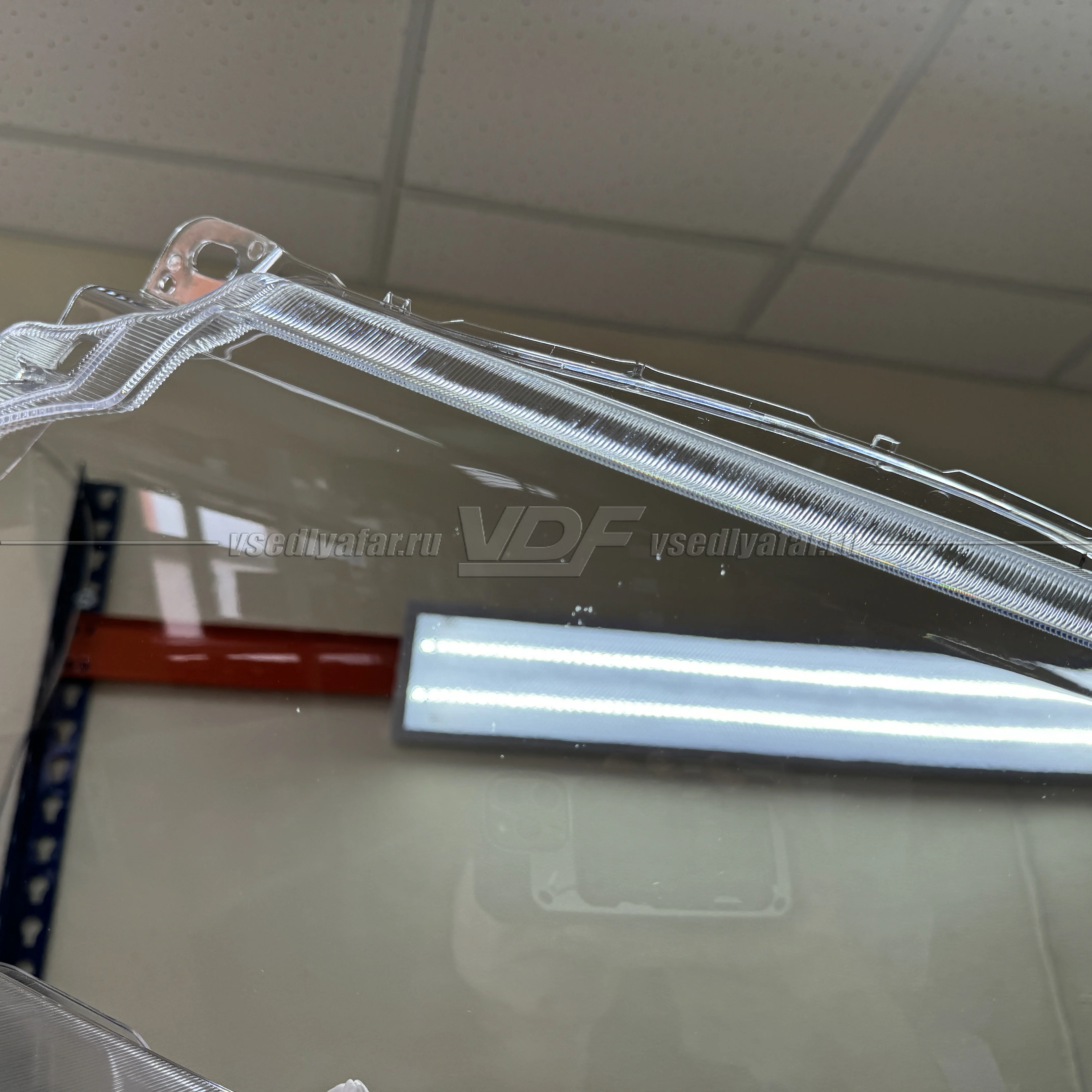 Уцененное стекло для фары Land Rover Range Rover Sport (2009 - 2013) Левое №3