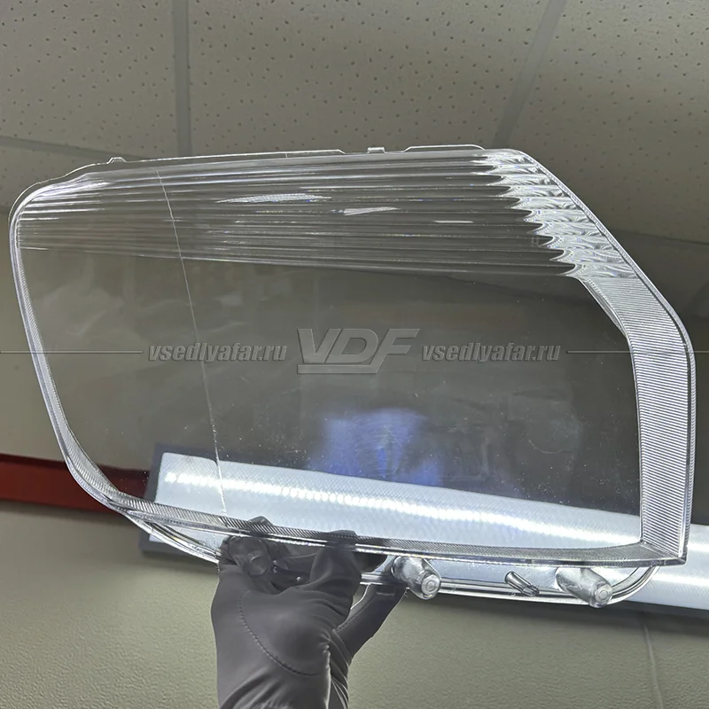 Уцененное стекло для фары Renault Duster (2010-2015) Правое №1