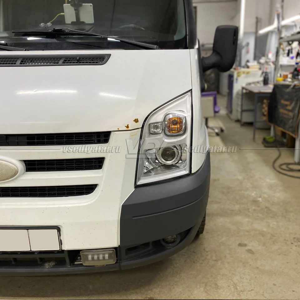 Стекло для фары Ford Transit (2006-2014) Левое