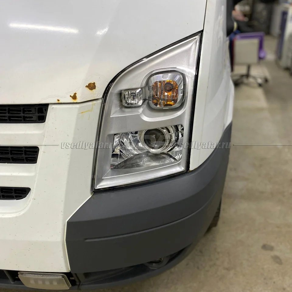 Стекло для фары Ford Transit (2006-2014) Левое