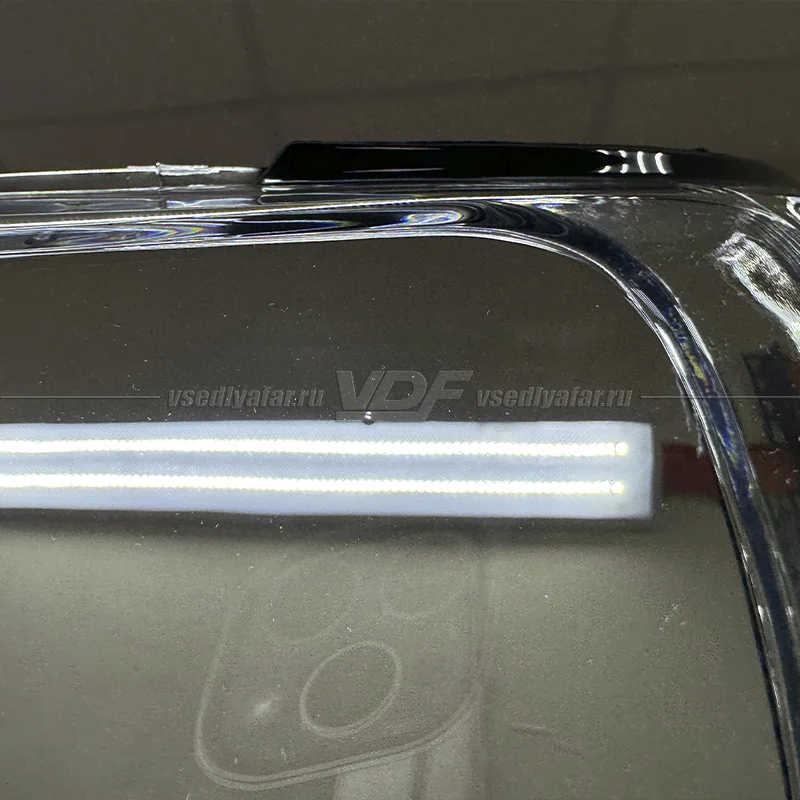 Уцененное стекло для фары Toyota Land Cruiser 200 (2015-2020) Левое №4 