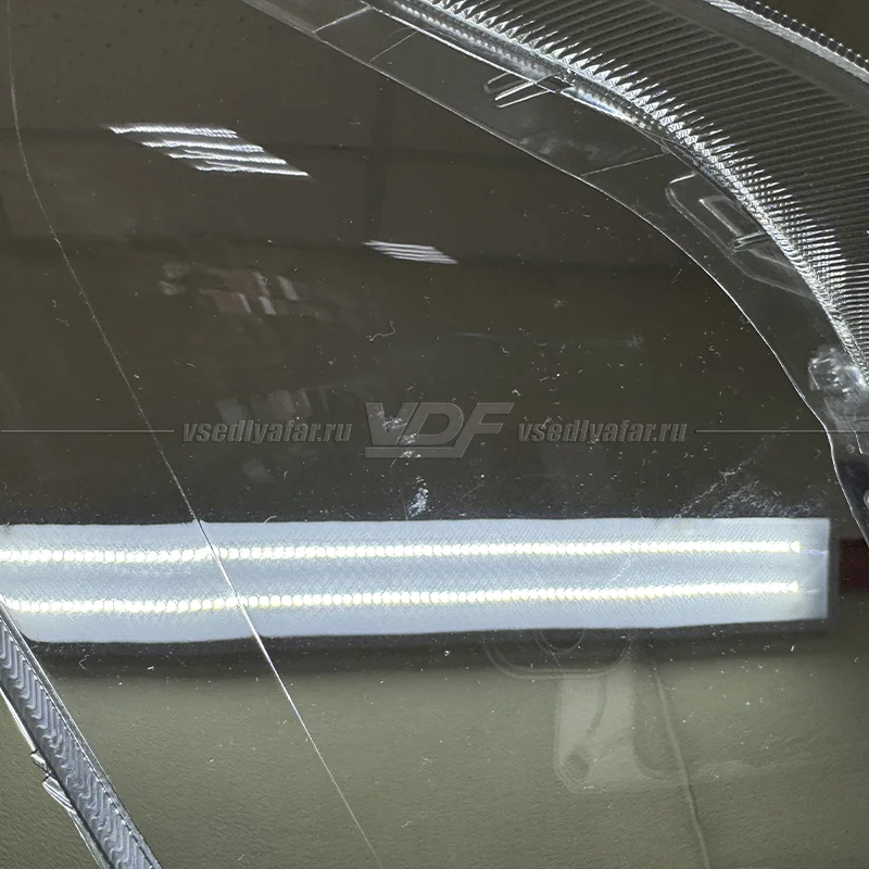 Уцененное стекло для фары Toyota Alphard (2017-2022) Правое №1