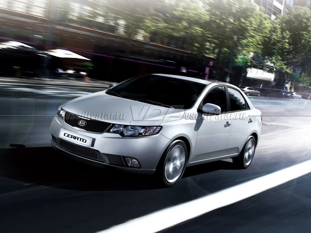 Стекло для фары Kia Cerato (2008-2013) Левое