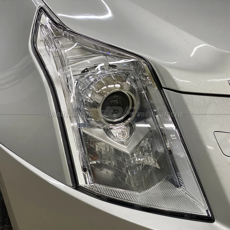 Стекло для фары Cadillac SRX 2 (2009-2017) Правое