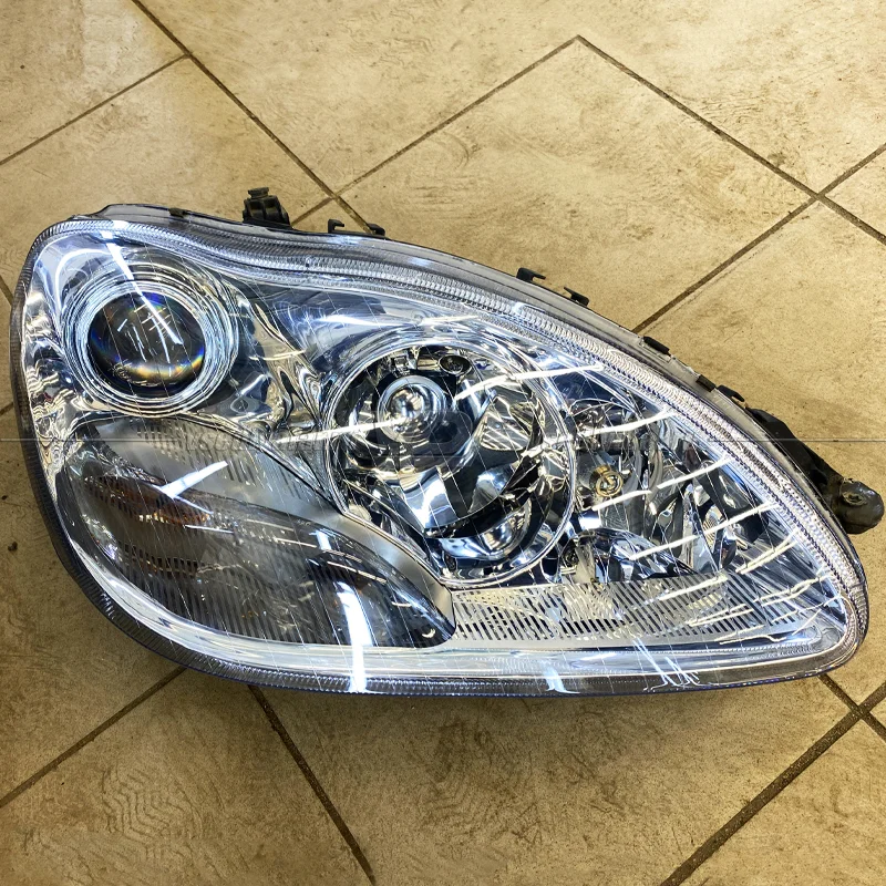 Стекло для фары Mercedes W220 (2002-2005) Рестайлинг Правое
