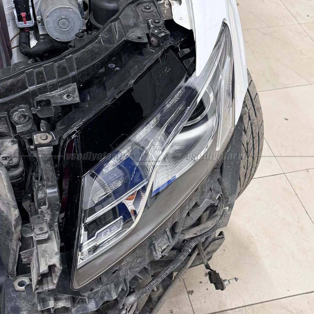 Стекло для фары Audi Q5 (2008-2012) Левое