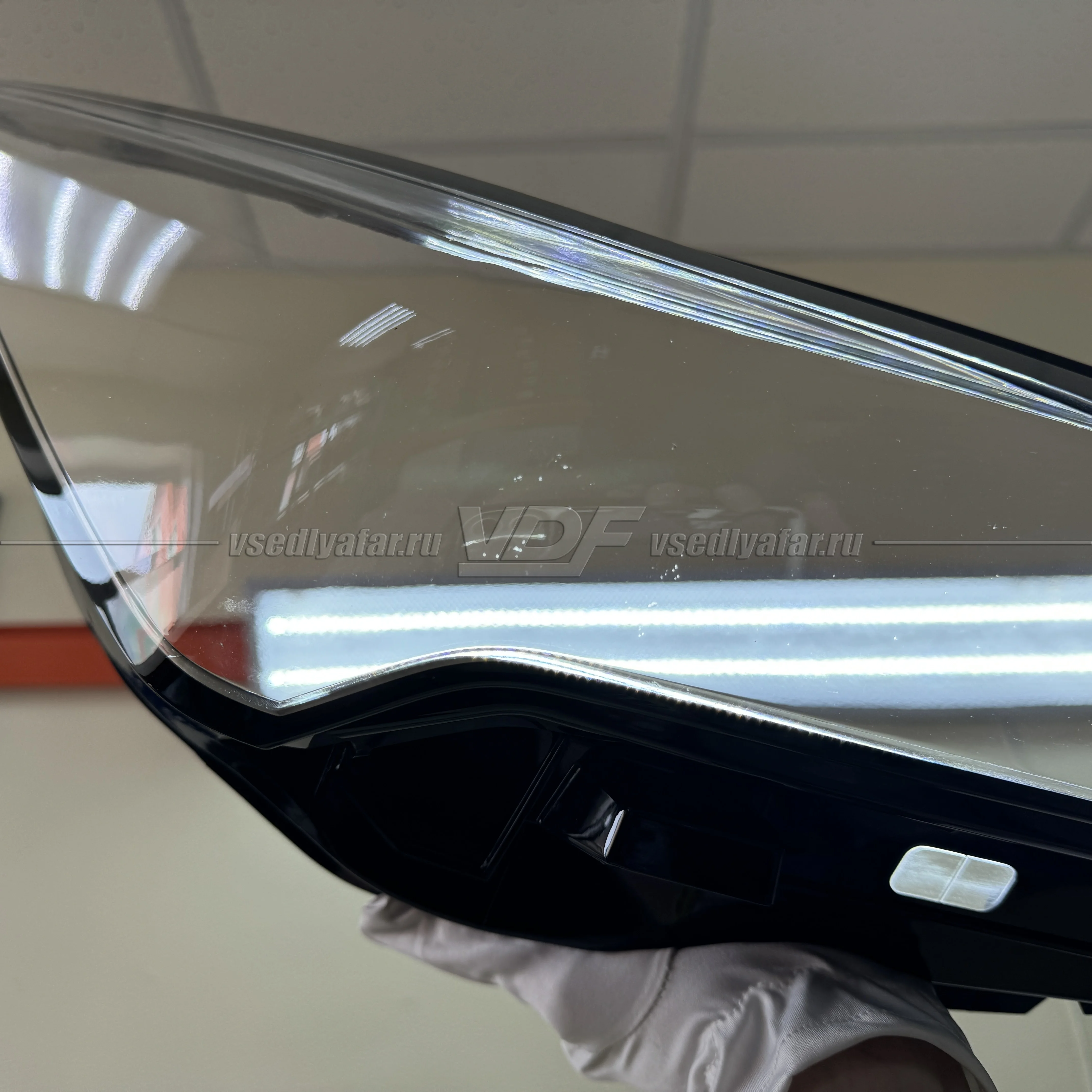 Уцененное стекло для фары Geely Coolray SX11 (2023-2024) Правое №1