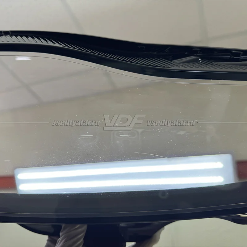 Уцененное стекло для фары Jaguar XF (2020-2022) Правое №1