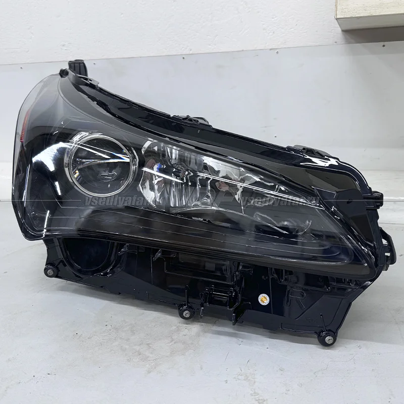 Стекло для фары Lexus NX (Z10) 2014-2021 Правое