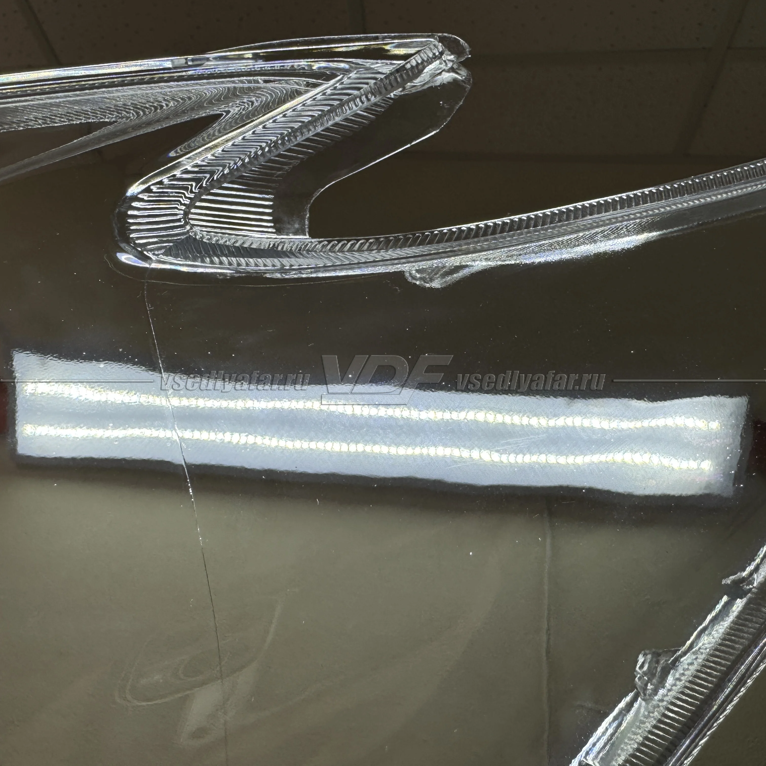 Уцененное стекло для фары Toyota Prius (2012-2016) LED Левое №10