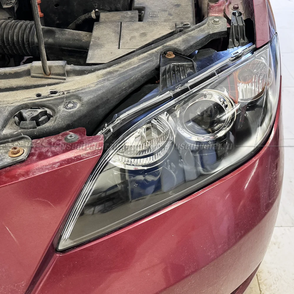 Стекло для фары Mazda 3 Bk (2003-2009) Седан Левое