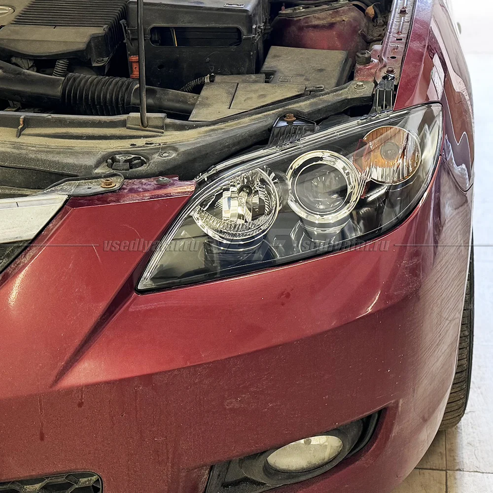 Стекло для фары Mazda 3 Bk (2003-2009) Седан Правое