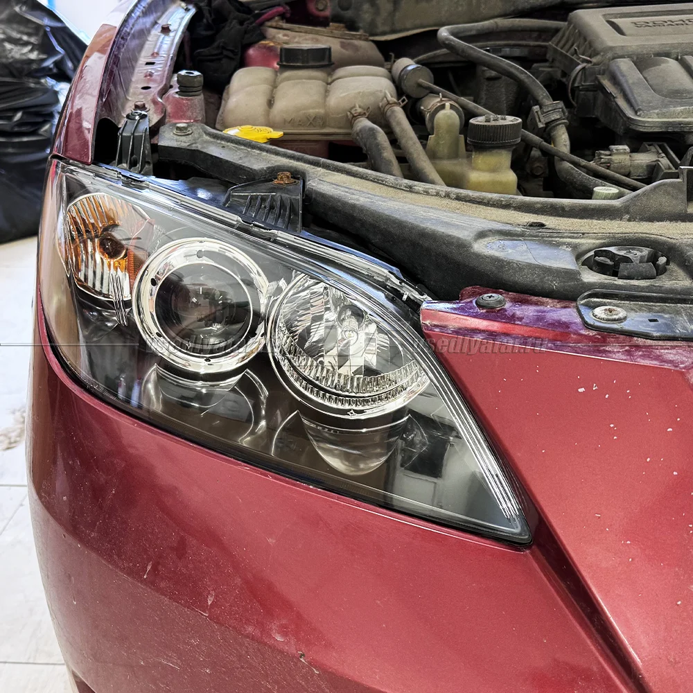 Стекло для фары Mazda 3 Bk (2003-2009) Седан Правое