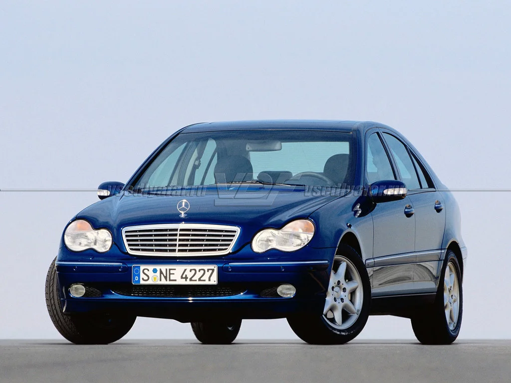 Стекло для фары Mercedes C-Class W203 (2000-2004) Правое