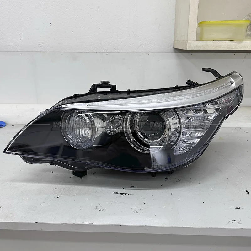 Стекло для фары BMW 5 E60 / E61 (2003-2010) Левое С LED ресничкой и секцией поворотника