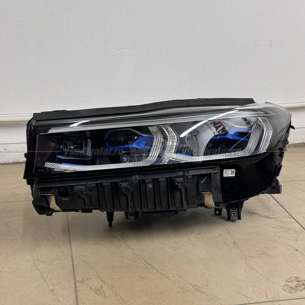Стекло для фары BMW 7-Series G11/G12 (2019-2022) Левое 