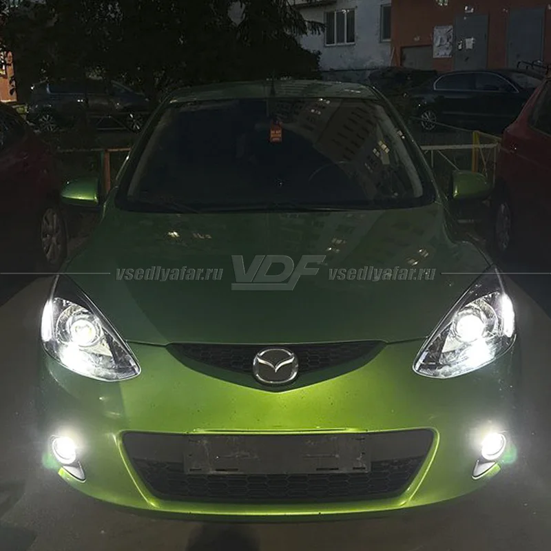 Стекло для фары Mazda 2 DE (2007-2015) Правое