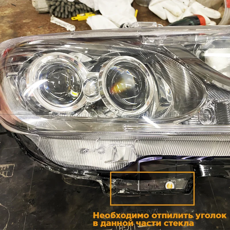 Стекло для фары Toyota Camry XV55 (2014-2018) Правое