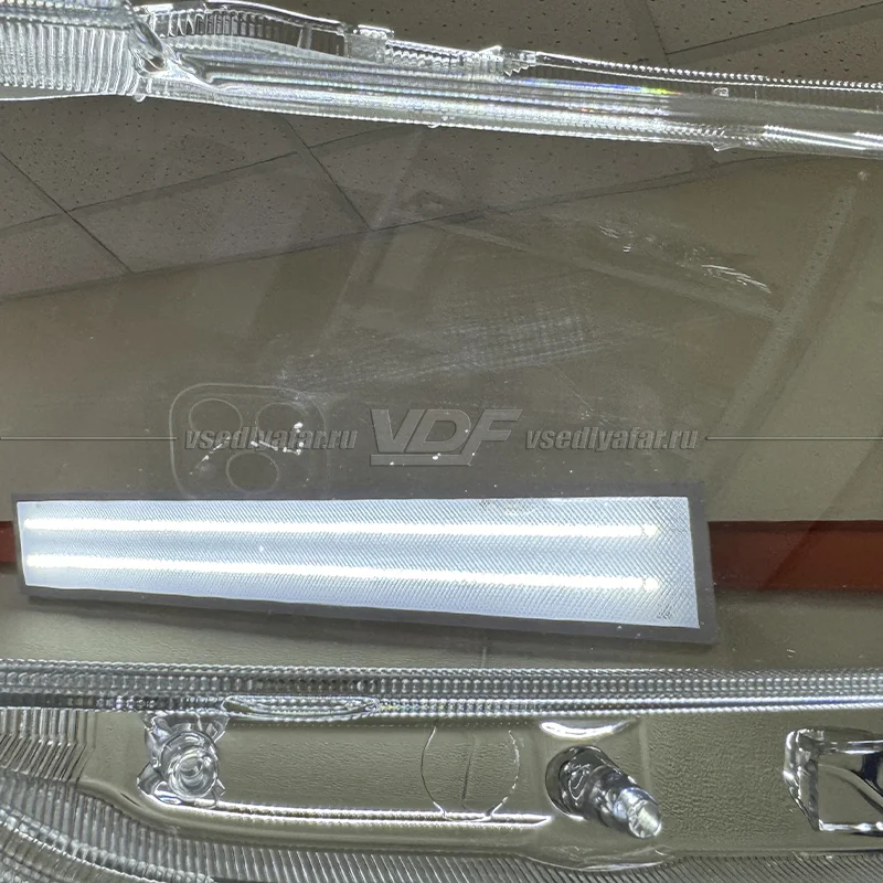 Уцененное стекло для фары Toyota Alphard (2017-2022) Правое №3