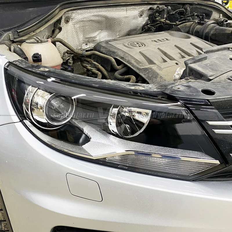 Стекло для фары Volkswagen Tiguan (2011-2016) Правое Ксенон
