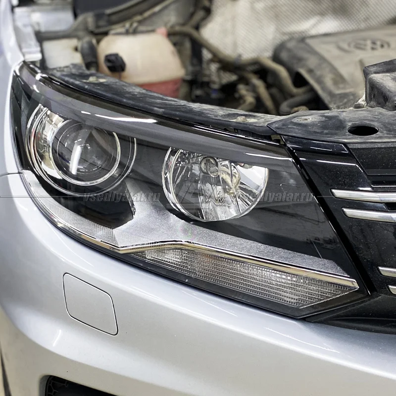 Стекло для фары Volkswagen Tiguan (2011-2016) Правое Ксенон