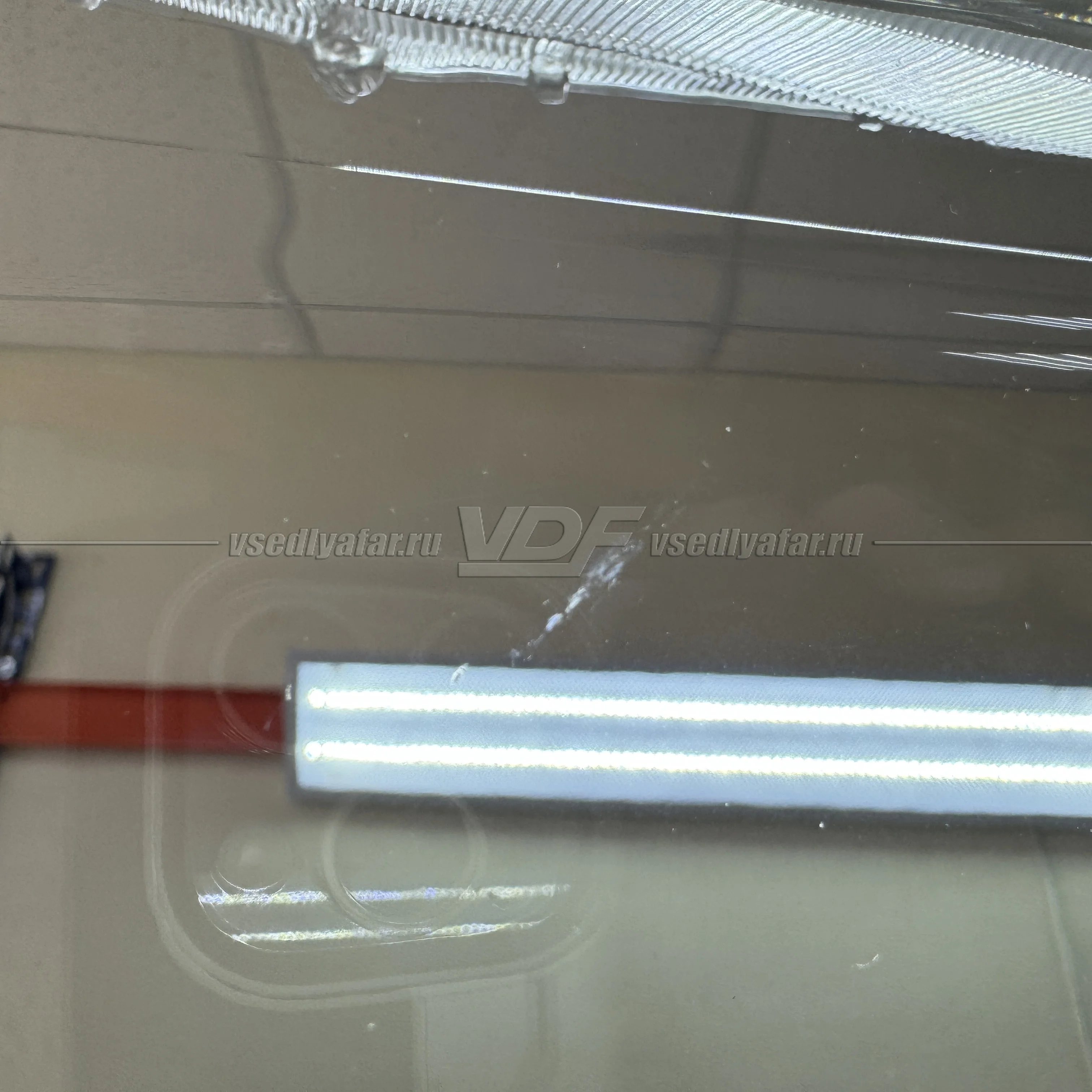 Уцененное стекло для фары Toyota Crown Majesta (2009-2013) Правое тип 2 №1