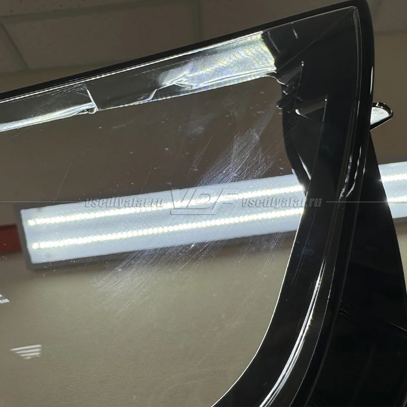 уцененное стекло для фары Toyota Highlander (XU70) (2019-2022) LED Правое №1