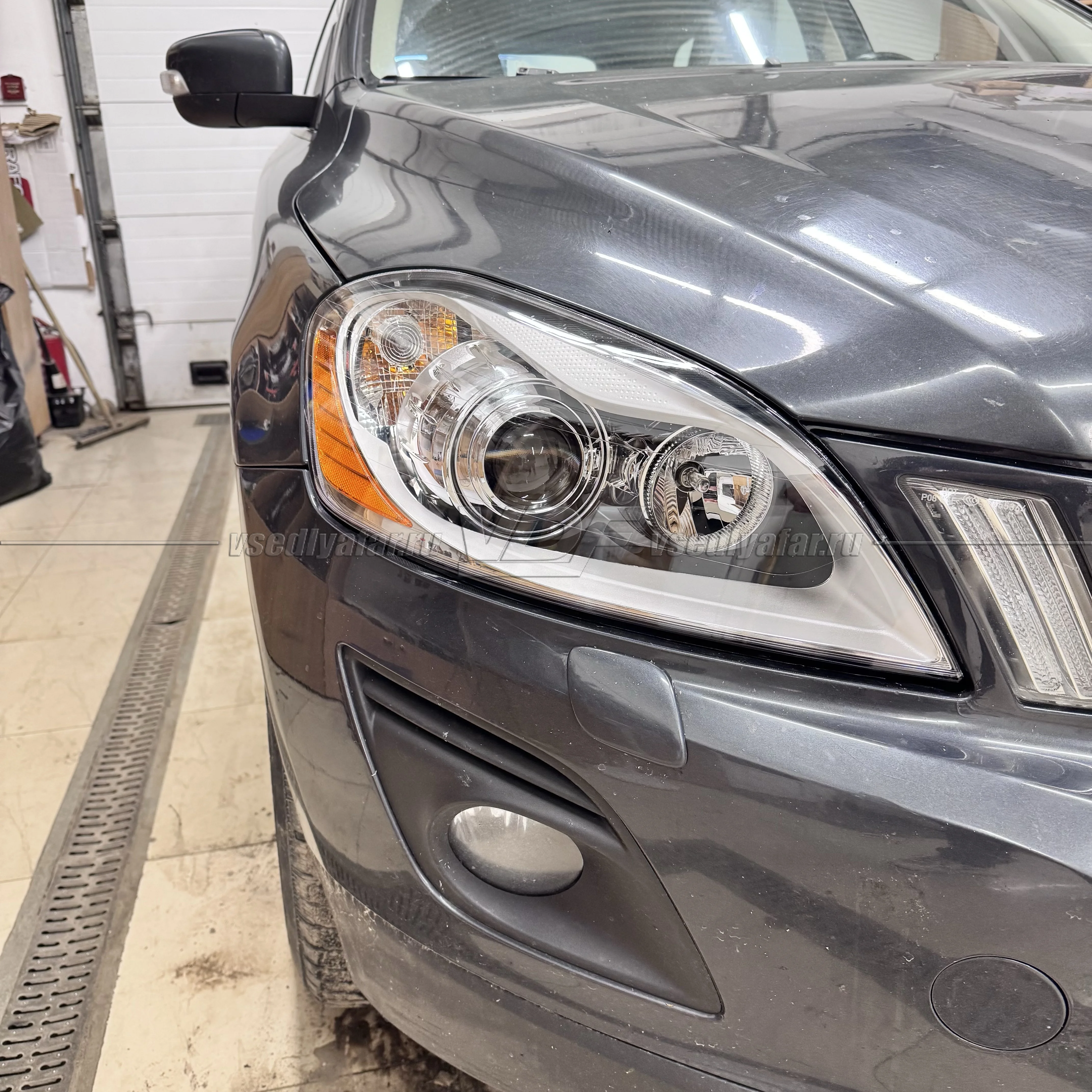 Стекло для фары Volvo XC60 (2008-2013) Правое