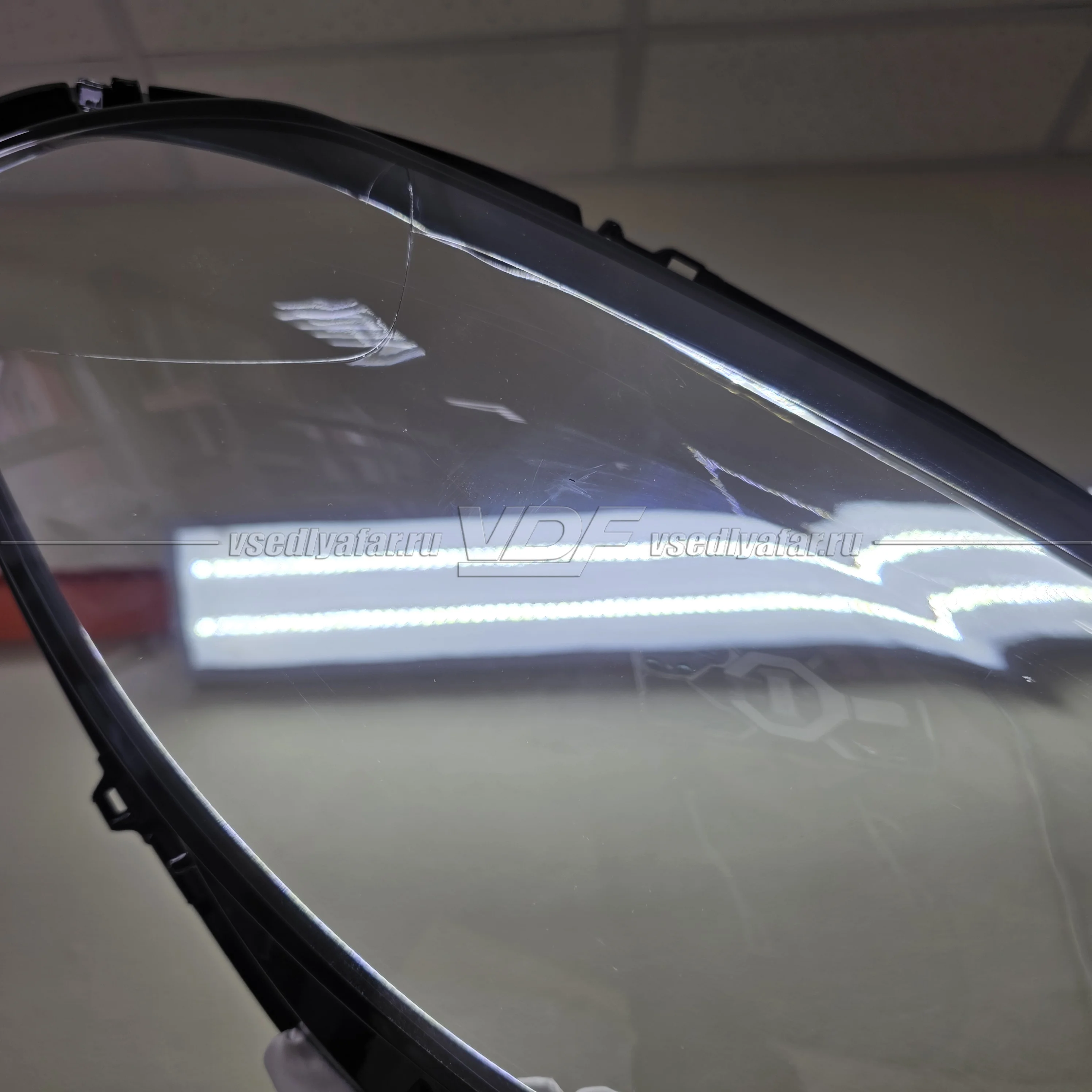 Уцененное стекло фары Mercedes B-Class W246 (2014-2019) Правое №1