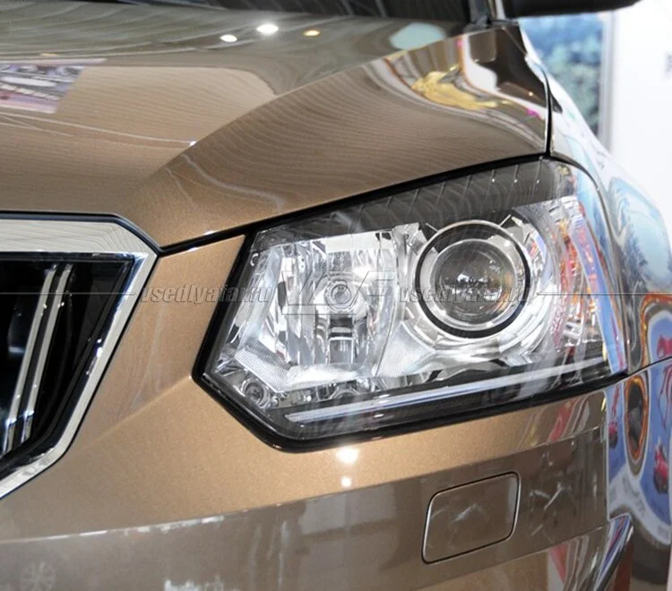Стекло для фары Skoda Yeti (2013-2018) Правое