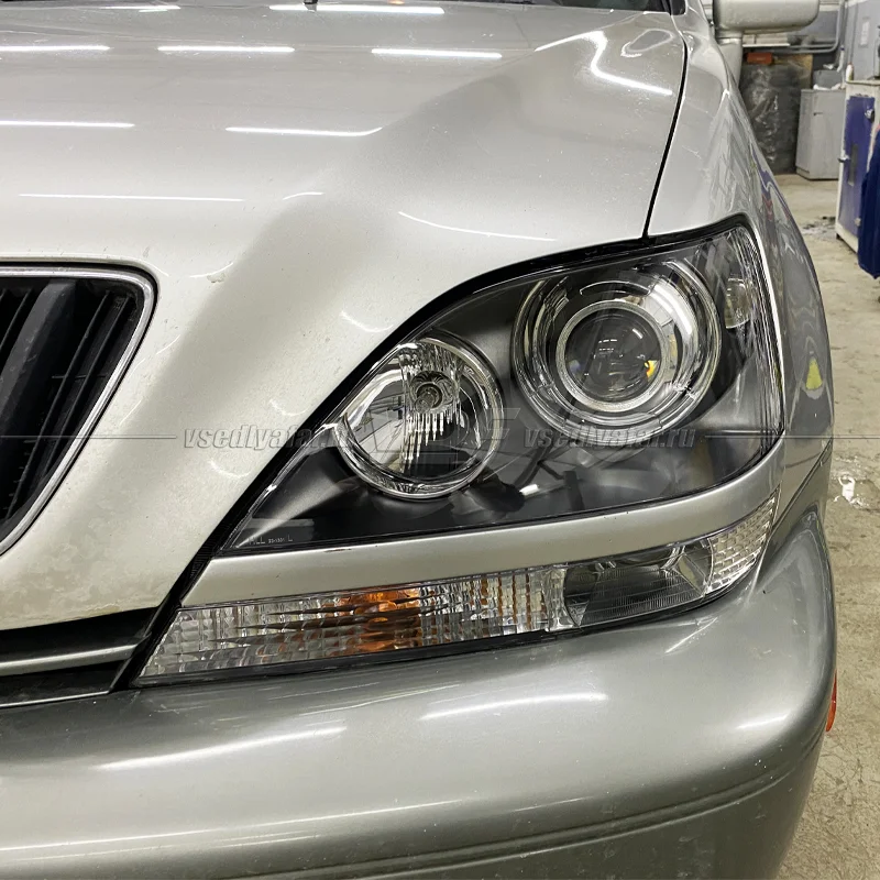 Стекло для фары Lexus RX / Toyota Harrier (1997-2003) Правое