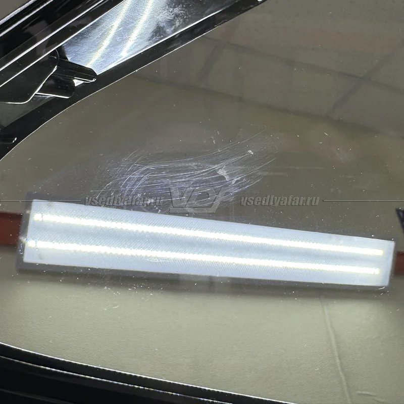 Уцененное стекло для фары Geely Coolray SX11 (2018-2022) LED Левое №1