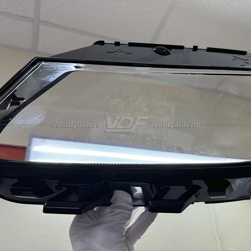 Уцененное стекло для фары Geely Coolray SX11 (2018-2022) LED Левое №1