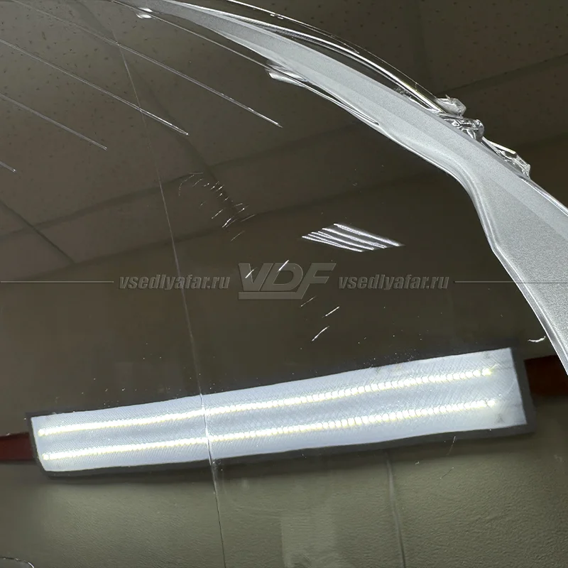 Уцененное стекло для фары Mercedes W251 (2005-2011) Левое №1