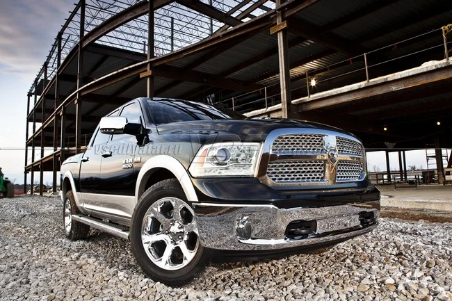 Стекло для фары Dodge Ram (2012-2018) Правое