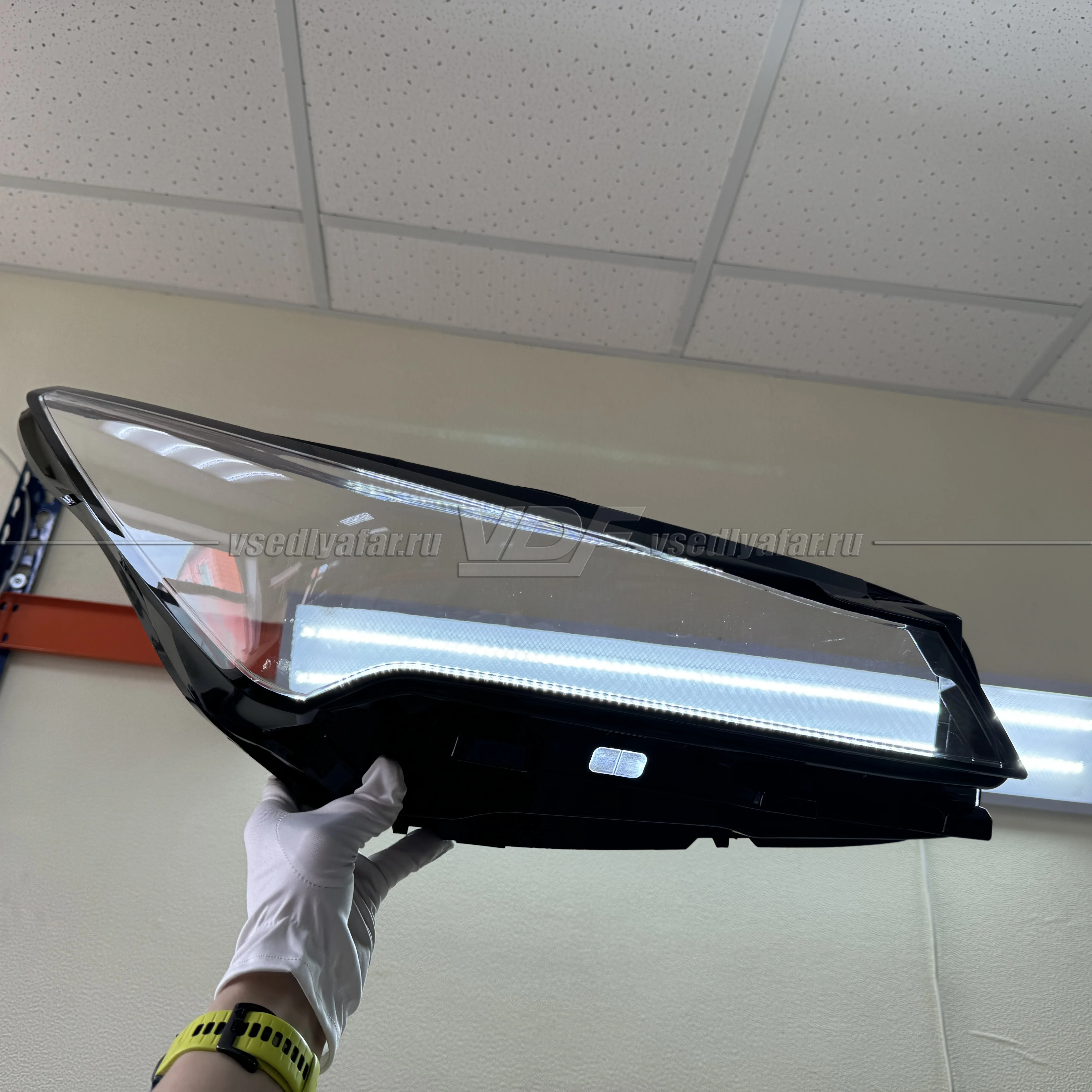 Уцененное стекло для фары Geely Coolray SX11 (2023-2024) Правое №2