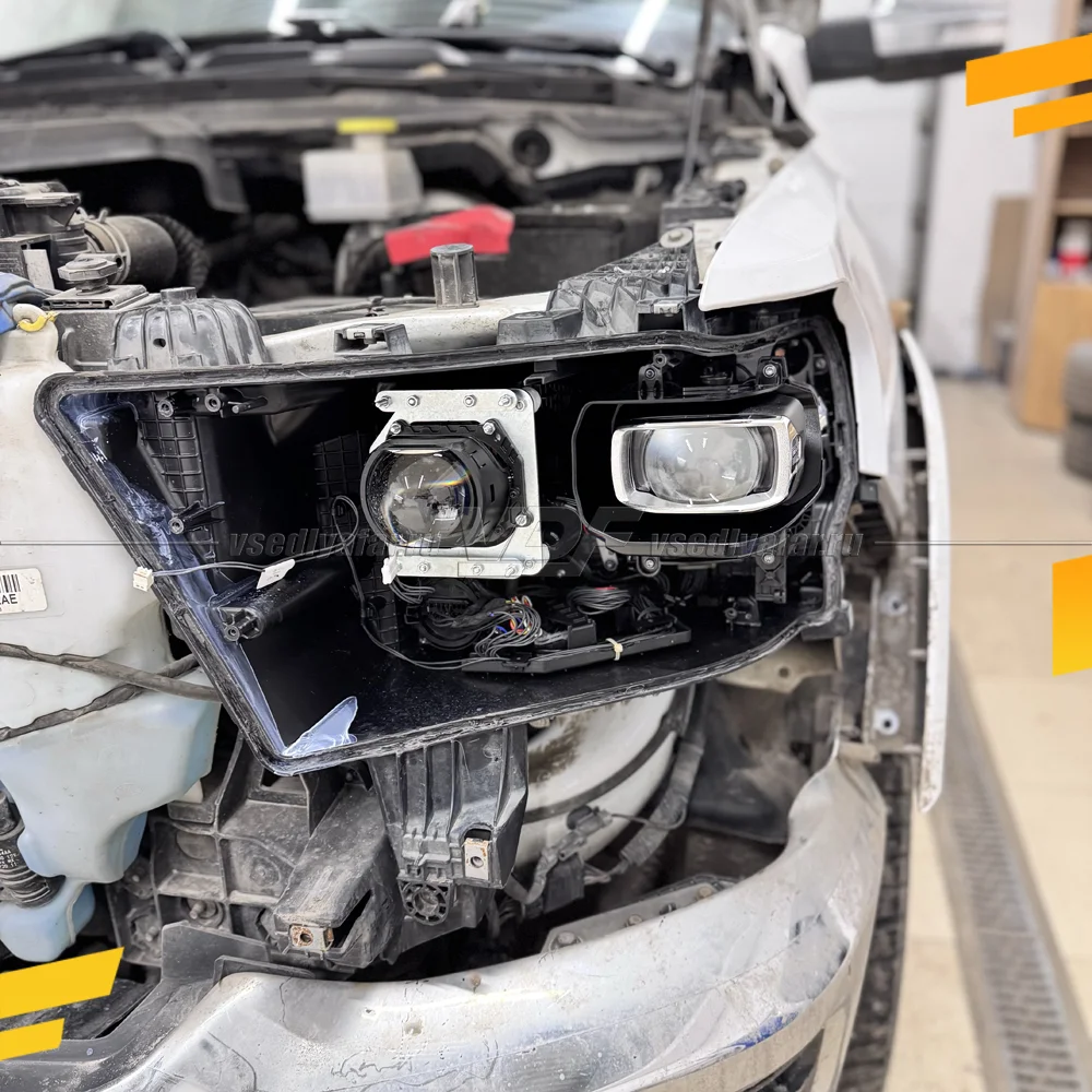 Рамки для установки линз в фары Dodge RAM 2018-2024 LED