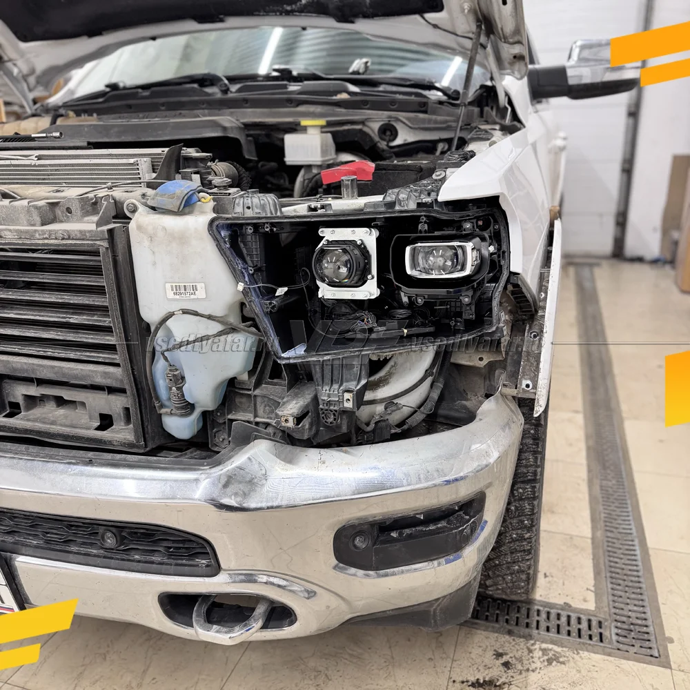 Рамки для установки линз в фары Dodge RAM 2018-2024 LED
