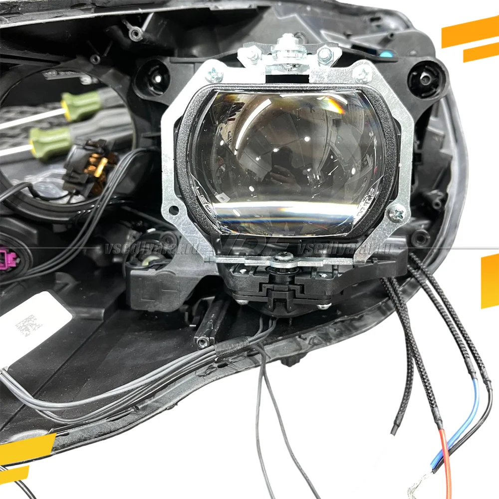 Рамки для замены линз в фарах Ford Focus III 2014-2019 с AFS