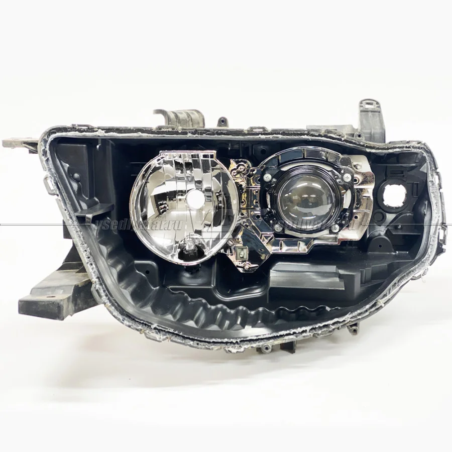 Рамки для замены линз в фарах Mitsubishi L200 2013-2016