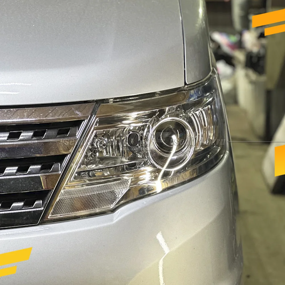 Рамки для замены линз в фарах Nissan Serena 2007-2010