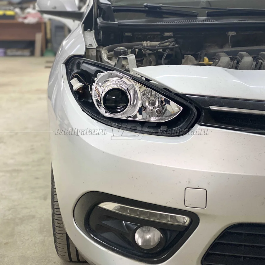 Рамки для замены линз в фарах Renault Fluence 2009-2017