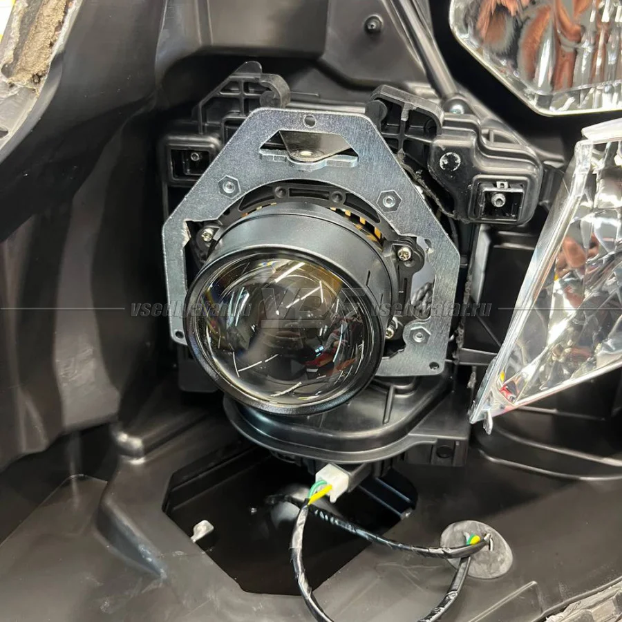 Рамки для замены линз в фарах Toyota Alphard 2011-2015 с AFS