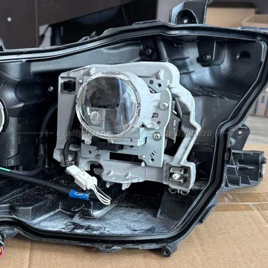Рамки для замены линз в фарах Toyota Camry V70 2017-2021 Full LED Тип 3