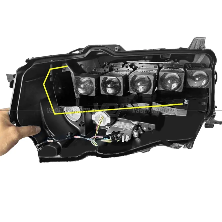 Рамки для установки линз в фары Toyota Land Cruiser 300 2021-2024 рефлекторный LED