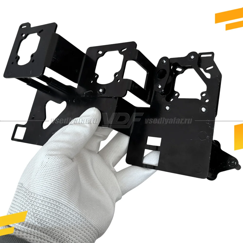 Рамки для замены линз в фарах Toyota Land Cruiser 300 2021-2025 LED