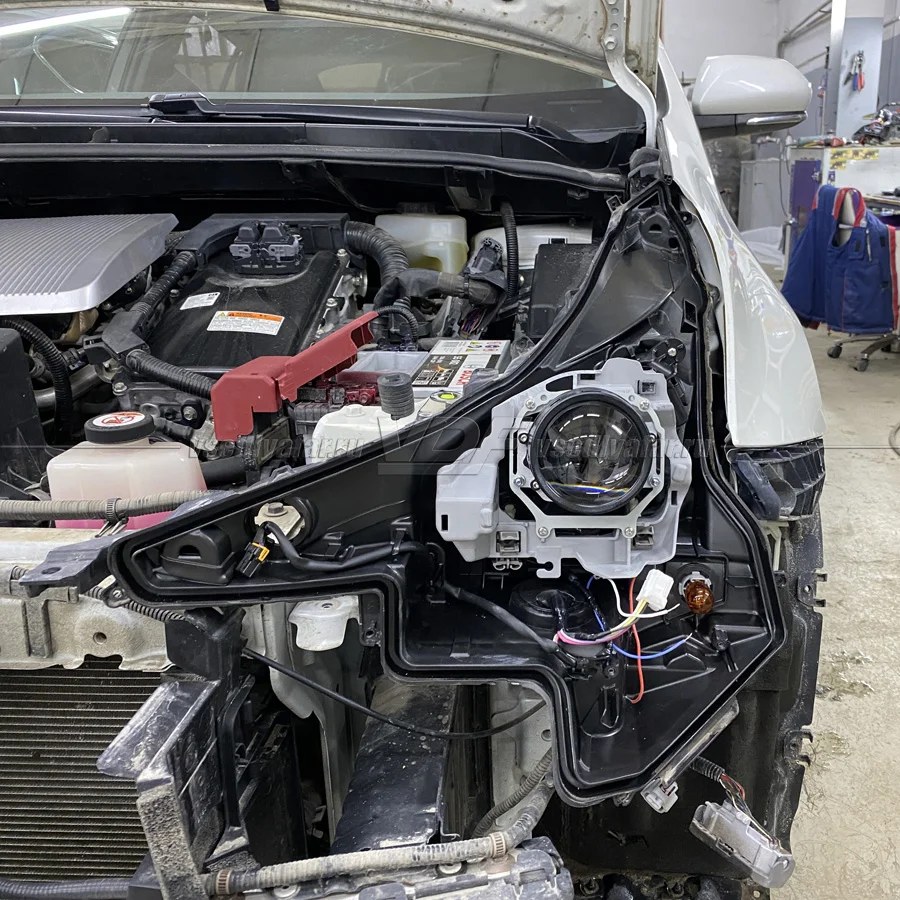 Рамки для замены линз в фарах Toyota Prius 2015-2019